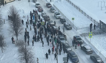 Фото В Нижнекамске подросток с ножом напал на уборщицу школы