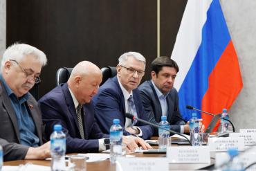 Фото Руководитель фракции «СР» в Заксобрании Василий Швецов: Хотелось бы больше реальной экономики