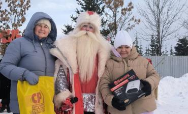 Фото По инициативе справедливороссов в Еткуле построили снежный городок