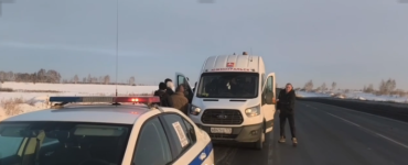 Фото На трассе в Челябинской области у автобуса с детьми-спортсменами отказали тормоза