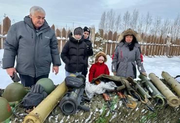 Фото Депутат Владимир Бекишев устроил праздник для победителей конкурса «Память сильнее времени»