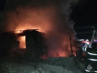 Фото Пожар случился в частном доме в поселке Снежково