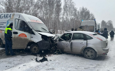 Фото В ДТП под Копейском огнеборцы помогали пострадавшим выбраться из автомобилей