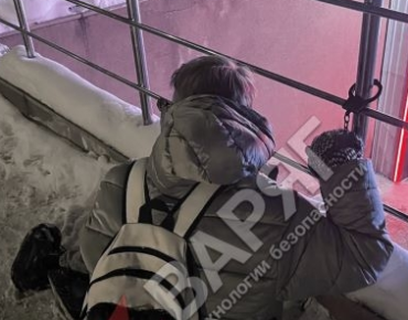 Фото В Челябинске в алкомаркете на улице Свободы неадекват приставал к окружающим