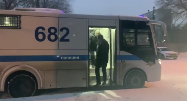 Фото В Челябинске полицейские в ходе рейда поймали 16 нелегалов