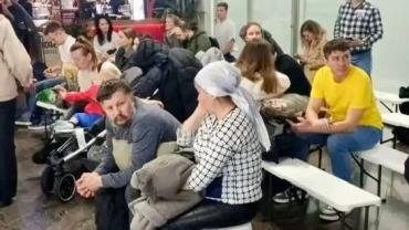 Фото В аэропорту Сочи массовые задержки рейсов из-за угрозы атаки БПЛА