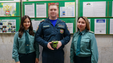 Фото Челябинская таможня передала спасателям лазерный нивелир