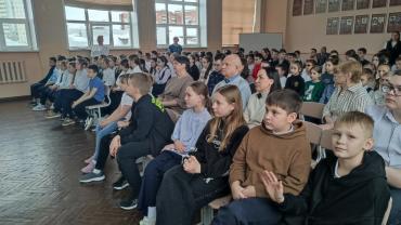 Фото «Треугольники надежды»: школьники Екатеринбурга передали весточки бойцам на передовую