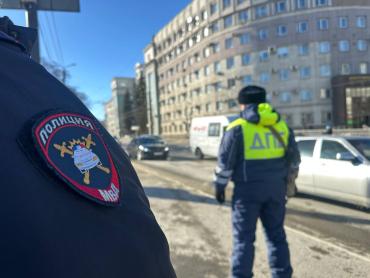 Фото В Челябинске сотрудники ГАИ в выходные усилят контроль за водителями