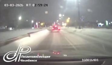 Фото В Челябинске бесправник провалился под лёд, убегая от ДПС