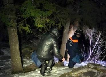 Фото Спасатели вывели заблудившихся туристов с Александровской сопки