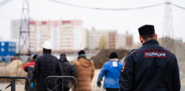 Фото В Челябинске в квартире на улице Савина были прописаны 78 мигрантов