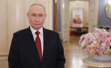 Фото Владимир Путин поздравил россиян с Пасхой и посетил богослужение в Храме Христа Спасителя