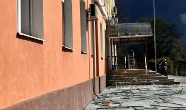 Фото Атака на Туапсе: есть погибший, повреждения и пожар в порту, выбиты стекла в зданиях
