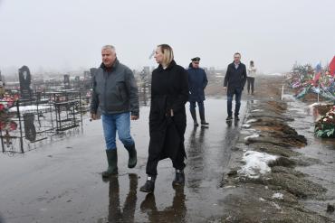 Фото Уровень воды на кладбище в Троицке, где похоронены участники СВО, стал снижаться