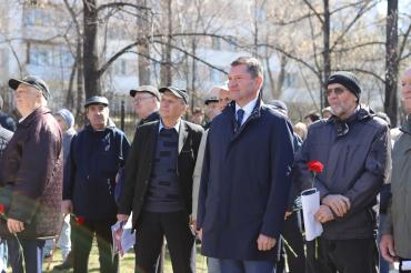 Фото Председатель Гордумы Сергей Буяков принял участие в митинге в честь 115-летия Владимира Гусарова