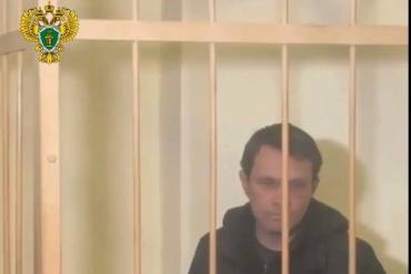 Фото Суд арестовал пассажира, вытолкнувшего проводницу и напавшего на начальника поезда