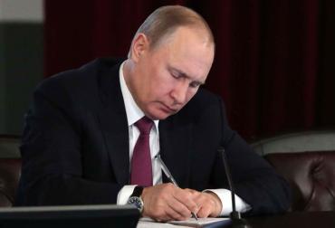 Фото Владимир Путин объявил о введении пасхального перемирия в зоне СВО