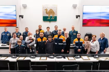 Фото Глава Челябинска поблагодарил спасателей за помощь жителям Белгорода