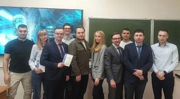 Фото Работники ММК учатся создавать роботов