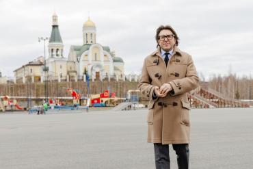 Фото Известный телеведущий Андрей Малахов высоко оценил преображение Карабаша