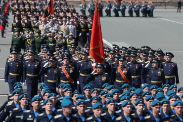 Фото Парад Победы в Челябинске объединил южноуральцев разных поколений