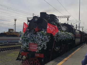 Фото  Челябинск встретил Поезд Победы