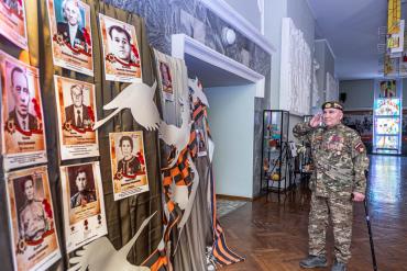 Фото Златоустовский «Омнибус» в одном строю Бессмертного полка