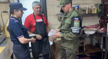 Фото В заведениях челябинского общепита провели проверки военные следователи и полиция (ВИДЕО)