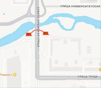 Фото В Челябинске из-за подмыва грунта закрыли проезд под мостом на Северо-Крымской