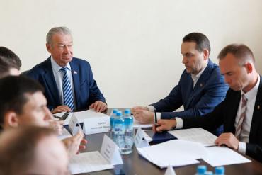 Фото  Штрафы за беспечность: на Южном Урале введут ответственность за нахождение детей у воды без присмотра
