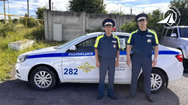 Фото Инспекторы ДПС спасли на трассе в Челябинской области семью из Кузбасса