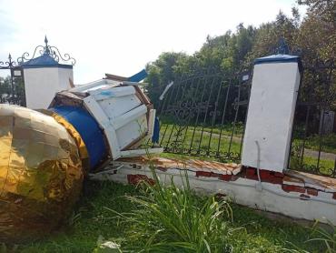 Фото В Большом Куяше ураган не пощадил старинный храм