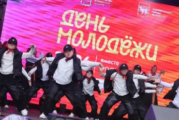 Фото Энергия молодых: Алексей Текслер открыл масштабный фестиваль "Молфест" в Челябинске