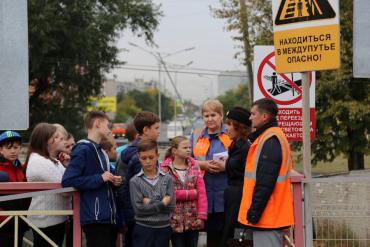 Фото Уступи дорогу поездам! Участниками профилактической акции на ЮУЖД стали более 12 тысяч школьников