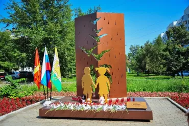 Фото Челябинск почтил память погибших детей Донбасса