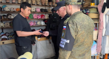 Фото Представители силовых структур провели рейд на китайском рынке Челябинска (ВИДЕО)