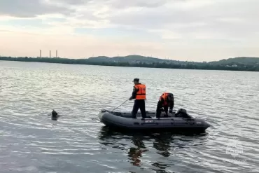 Фото Водолазы нашли тело утонувшего в Магнитогорске мальчика