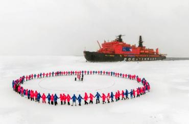 Фото Участники экспедиции «Ледокол знаний» запустили исследовательский зонд в стратосферу над Арктикой