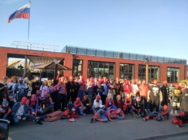 Фото Человек-паук в Челябинске: как прошла премьера нового фильма про паучка в Мегаполисе