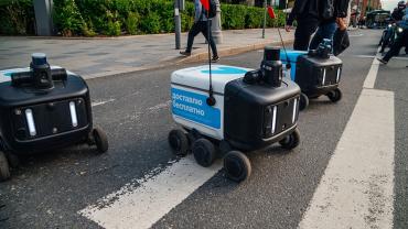 Фото В России утвердят первые ПДД для роботов-доставщиков