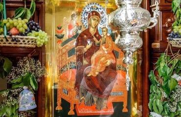 Фото Молитвы о здравии и защите: верующие отмечают день иконы «Всецарица»