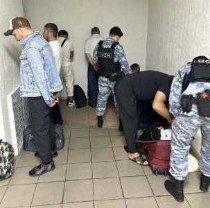 Фото В Африку, Китай и не только: из Челябинской области выдворили 15 мигрантов