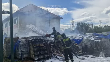 Фото  Огненное ЧП на Игуменке: в Челябинске под открытым небом вспыхнул алкоголь