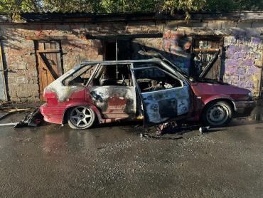 Фото В Еманжелинском округе девушка из ревности подожгла автомобиль 
