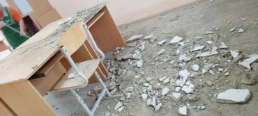 Фото В копейской школе № 9 обрушился потолок: прокуратура организовала проверку