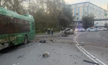 Фото Смертельное ДТП в Челябинске: Столкнулись автомобиль и автобус