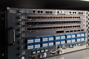 Фото «Ростелеком» приступил к опытной эксплуатации полностью отечественной DWDM-системы «БУЛАТ»