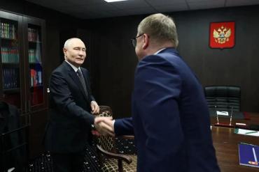 Фото Путин на полях учений ОДКБ обсудил с Текслером развитие Челябинской области
