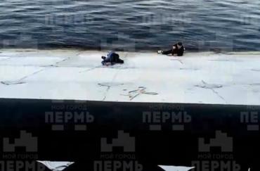 Фото Чудо на Каме: железнодорожник из Челябинска спас ребёнка в Перми 